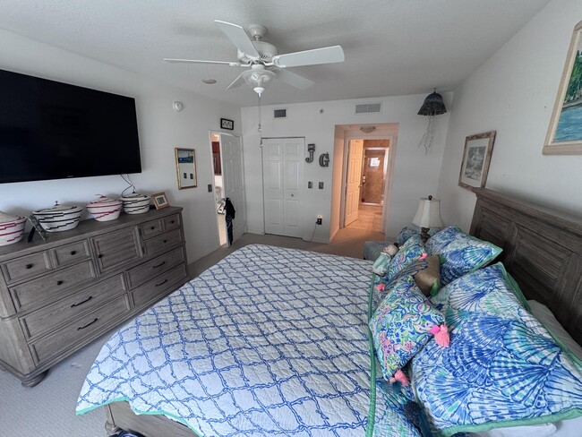 Building Photo - 700 E Boynton Beach Blvd
