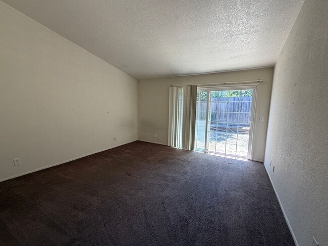 Building Photo - 8608 Zircon Crest Ct