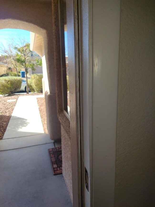 Building Photo - A Very nice and Clean Single Story Home in Summerlin