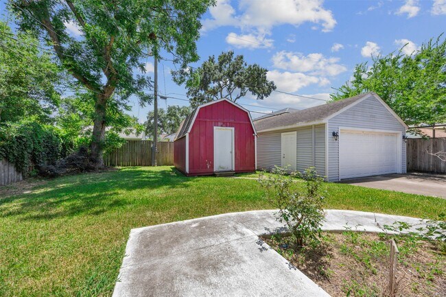 Building Photo - 1705 Althea Dr