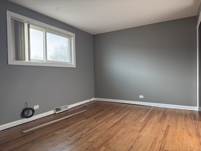 Building Photo - 517 James Ct