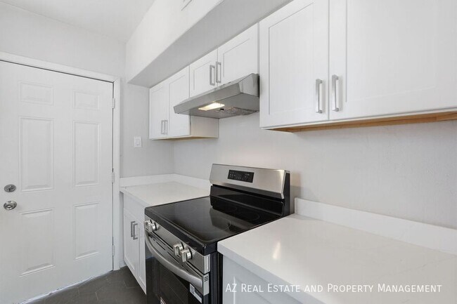 Building Photo - 1038 N 16th St