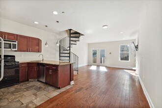 Building Photo - 1906 N 18th St