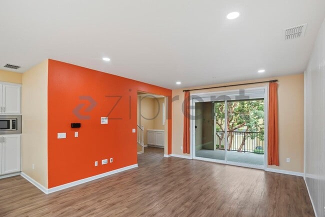 Building Photo - 1210 Coyote Creek Way