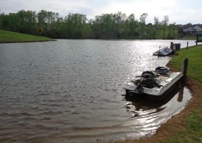 Building Photo - 3302 Spinnaker Point