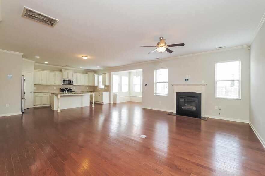 Building Photo - 101 Outwater Ridge Dr
