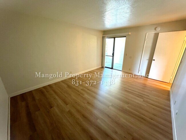 Building Photo - Spacious 1-Bed, 1-Bath Condo Located At Oc...