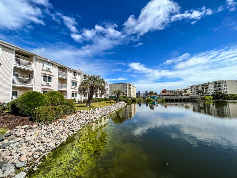 Building Photo - 1919 Spring St