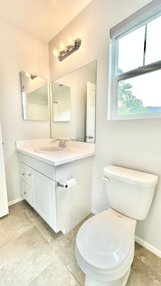 Building Photo - Newer & Lovely Two-Story Home in the New C...