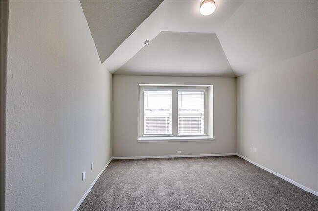 Building Photo - 306 Delta Crst