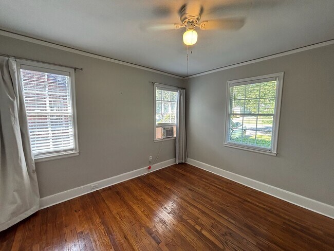 Building Photo - 2606/2608 18th Avenue