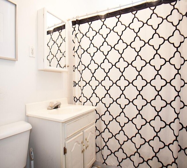 Building Photo - 3.0 bedroom in Cambridge Massachusetts 02139