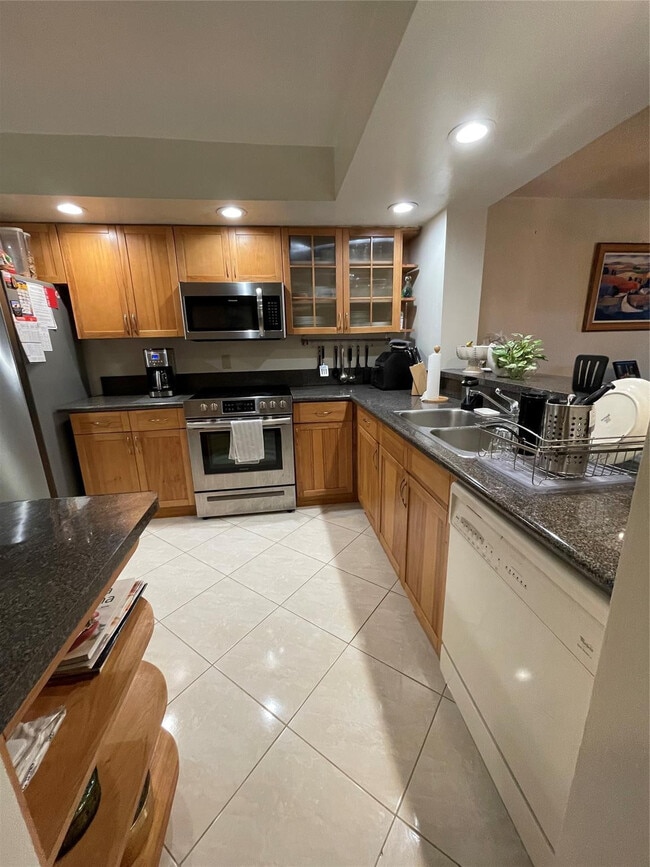 Building Photo - 16141 Blatt Blvd