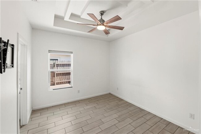 Building Photo - 12 W Marlin St