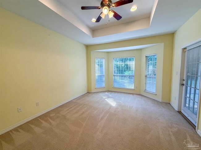 Building Photo - 4913 Vizcaya Dr