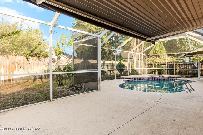 Building Photo - 2187 Hedgerow Dr