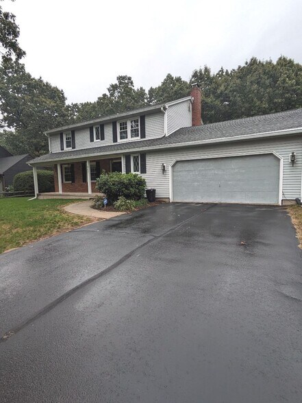 Building Photo - 867 Shaker Rd