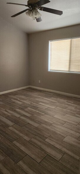 Building Photo - 10712 Sunset Canyon Dr