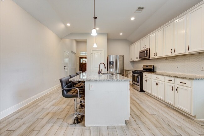 Building Photo - 3805 Shelby Cir