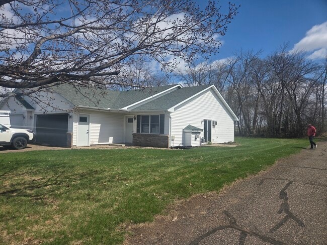 Building Photo - 1274 Circle Pine Dr