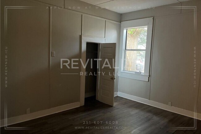 Building Photo - 4 Bed/3 Bath Home in Chickasaw East Village