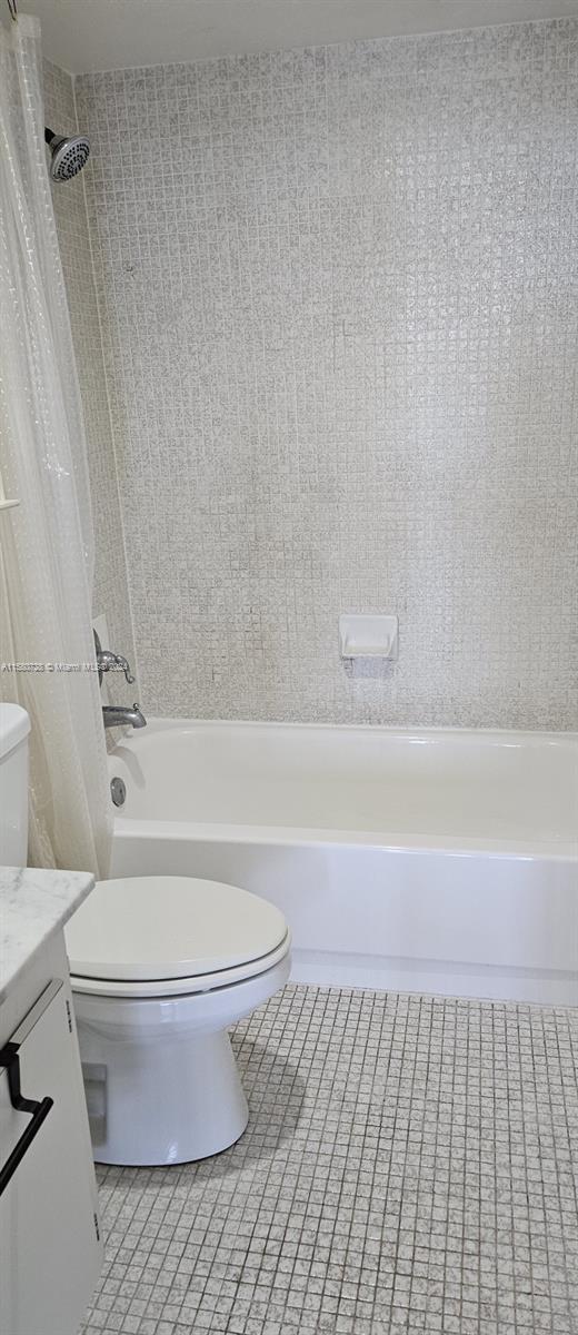 Building Photo - 1300 NE Miami Gardens Dr