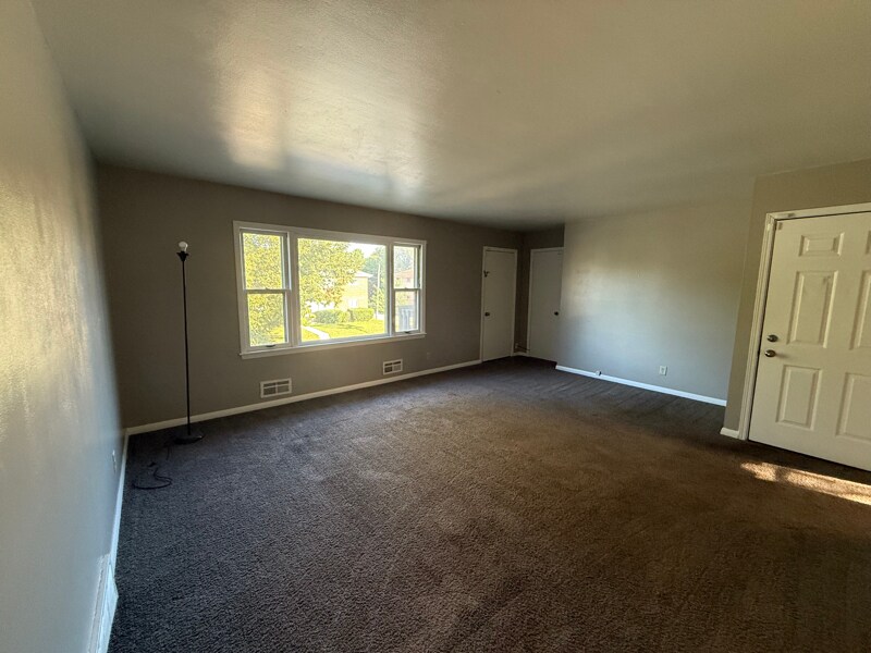 Building Photo - 5351 N 83rd St