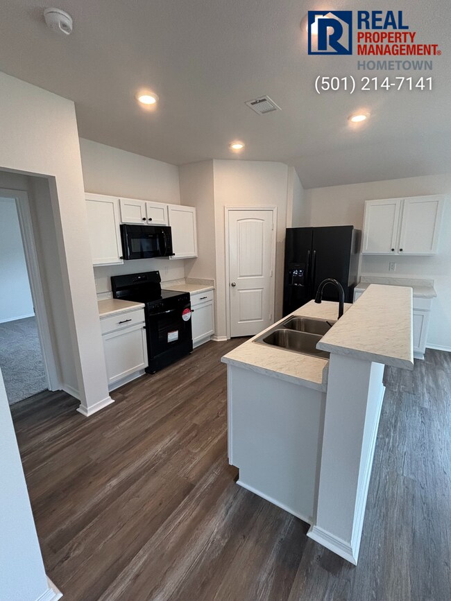 Building Photo - 6049 Croft Ave