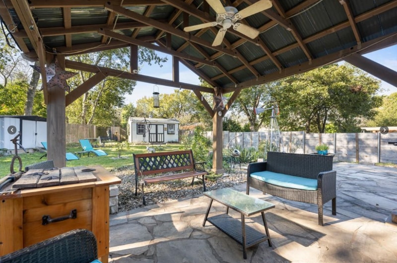 Building Photo - 2505 Lazy Oaks Dr