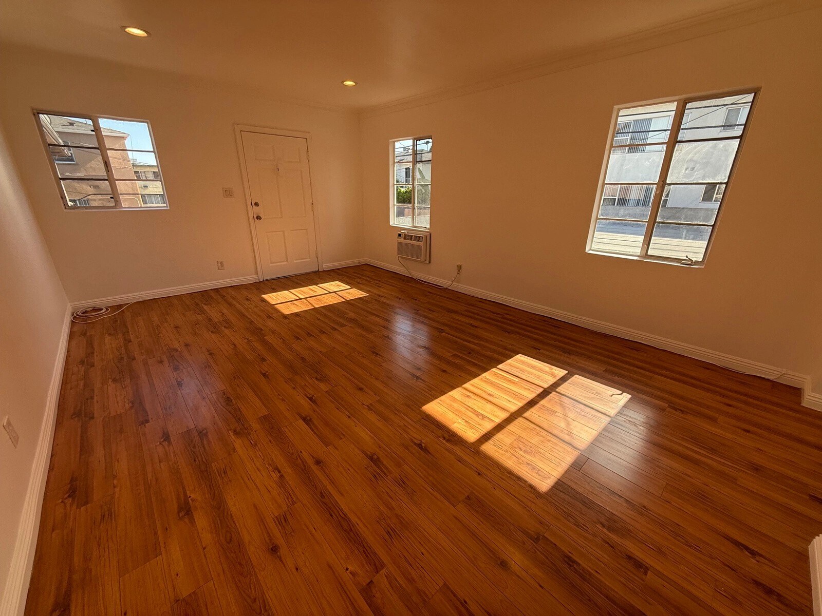 Building Photo - 1811 Garfield Pl