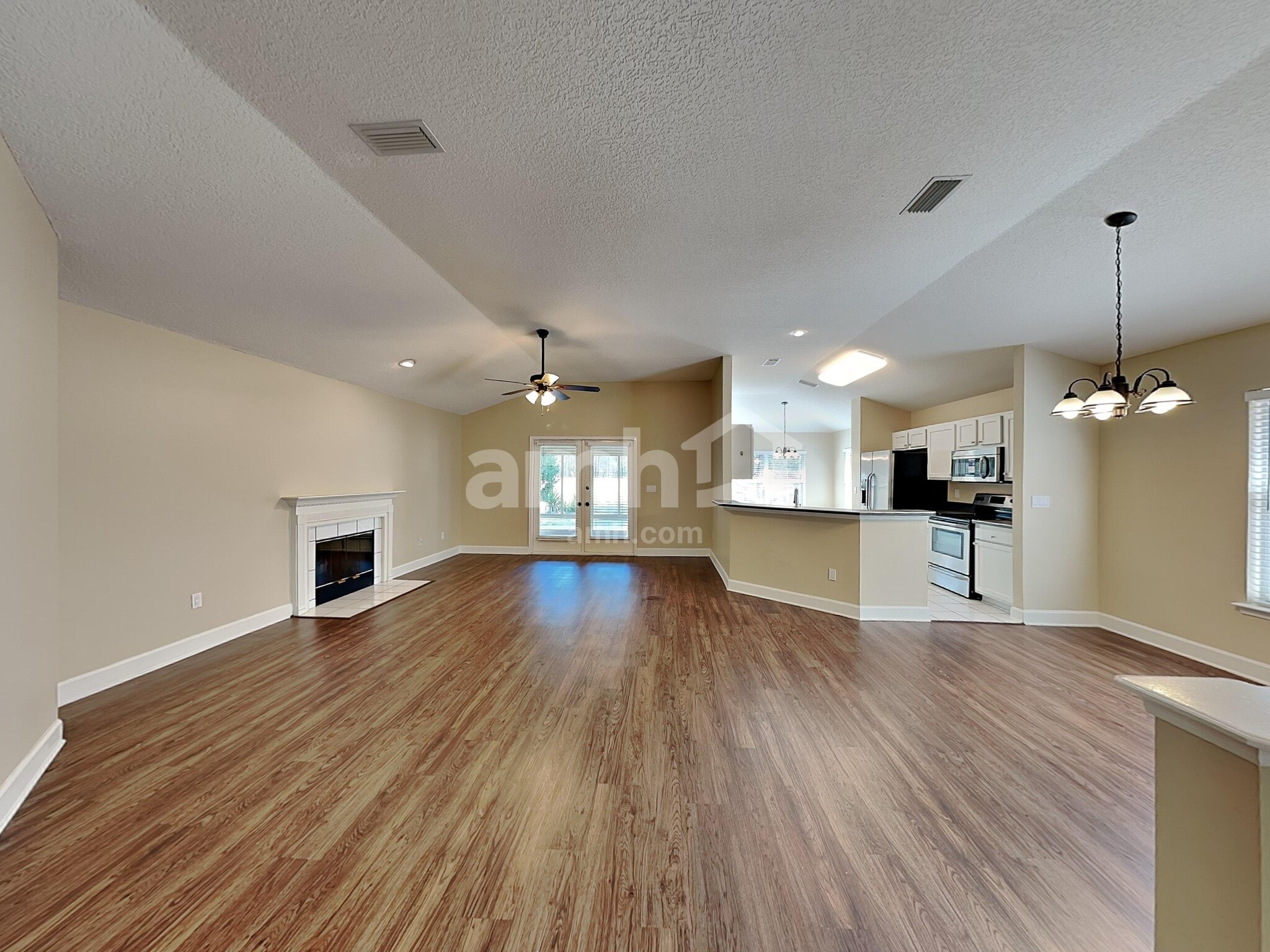 Building Photo - 805 Putters Green Way N