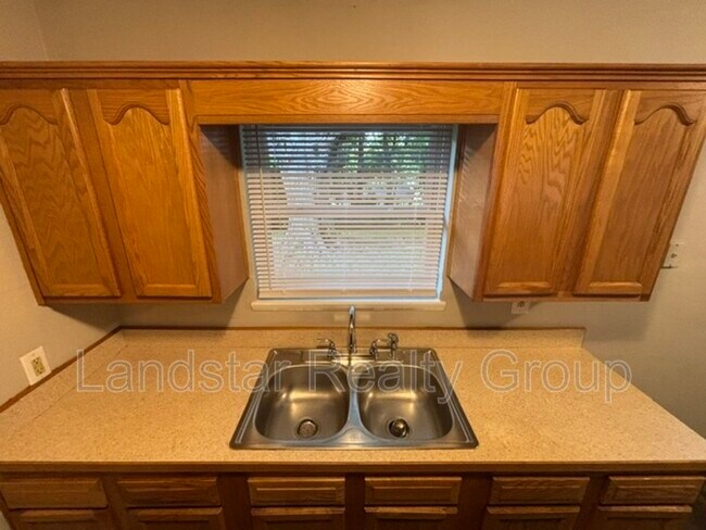 Building Photo - 4721 Granada Dr