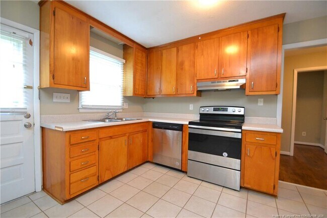 Building Photo - 5131 Lundy Dr