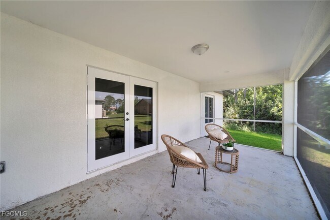 Building Photo - 901 Albany Ave