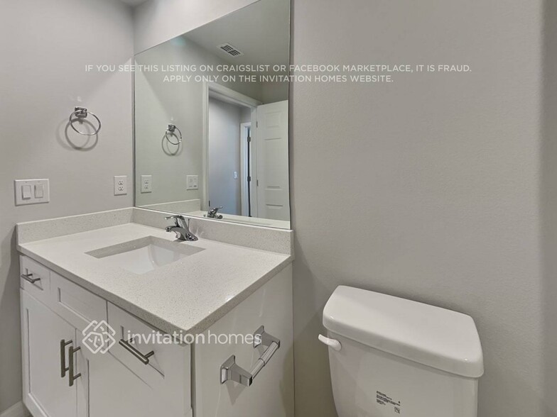 Building Photo - 2039 Harbell Ave SW