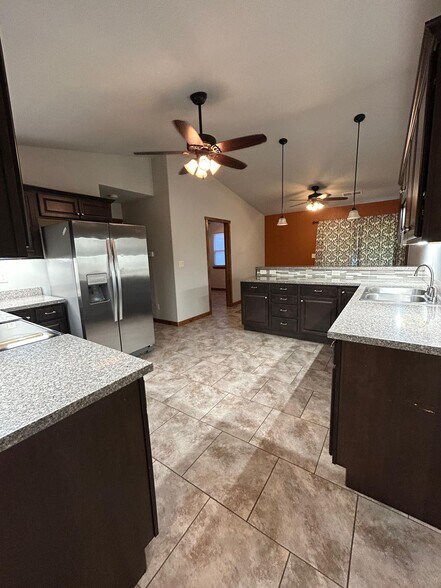 Building Photo - 105 Kula Ct