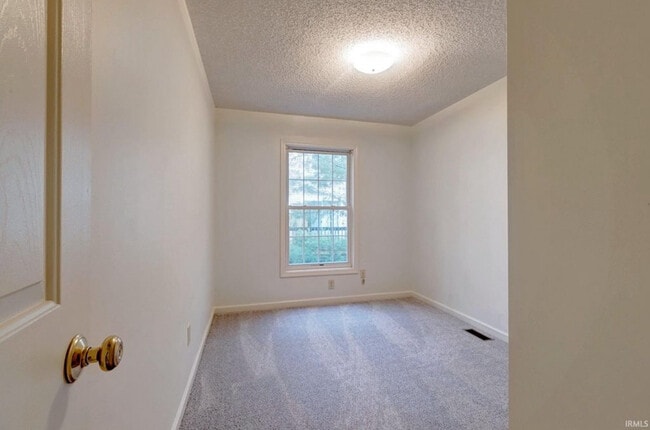 Building Photo - 894 E Sherwood Hills Dr