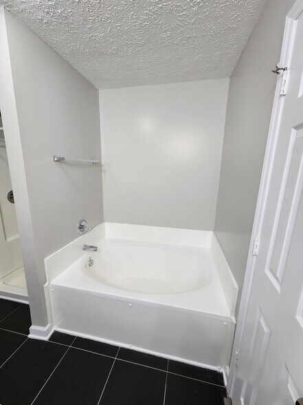 Building Photo - 330 Bubble Creek Ct