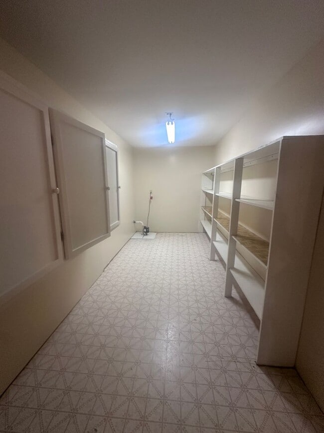 Building Photo - 1002 Juniper Springs Dr
