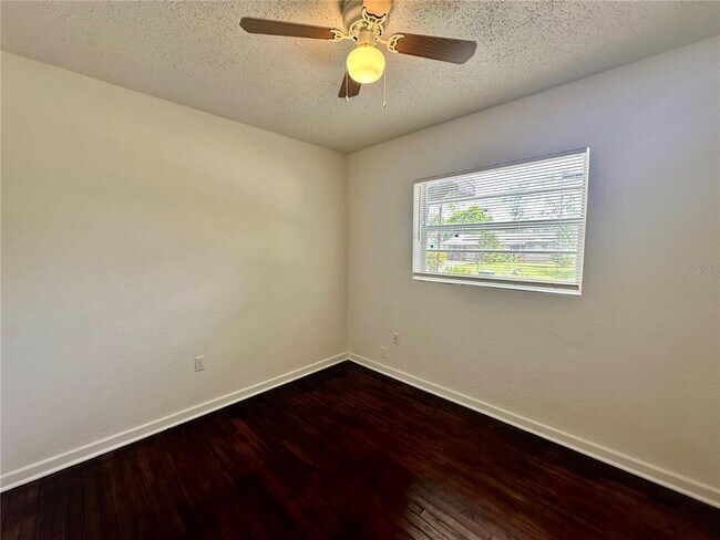 Building Photo - 5104 Londonderry Blvd