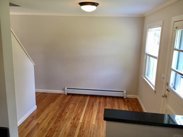 Building Photo - 24 Hobart Ln