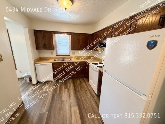 Building Photo - 5434 Midvale Dr