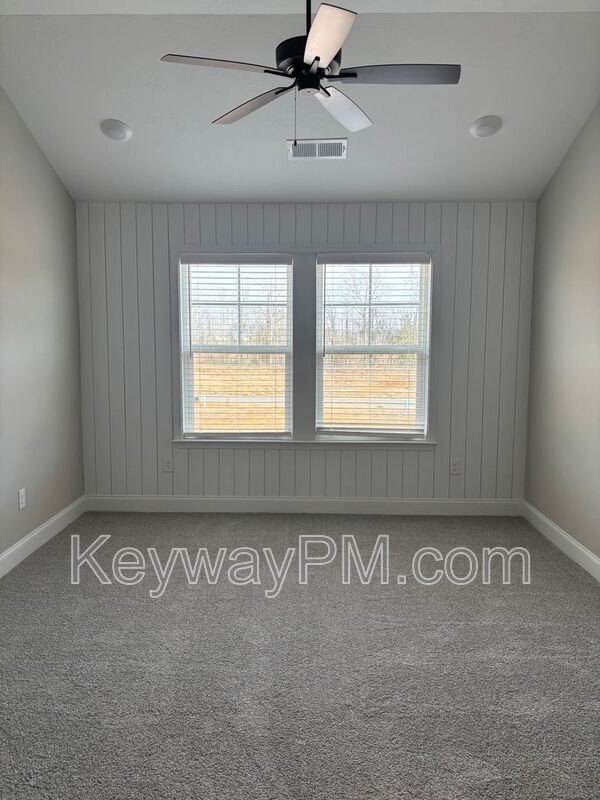 Building Photo - 2076 Denmark Ave SE