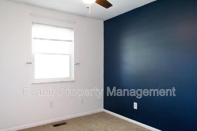 Building Photo - 790 Branford Rd