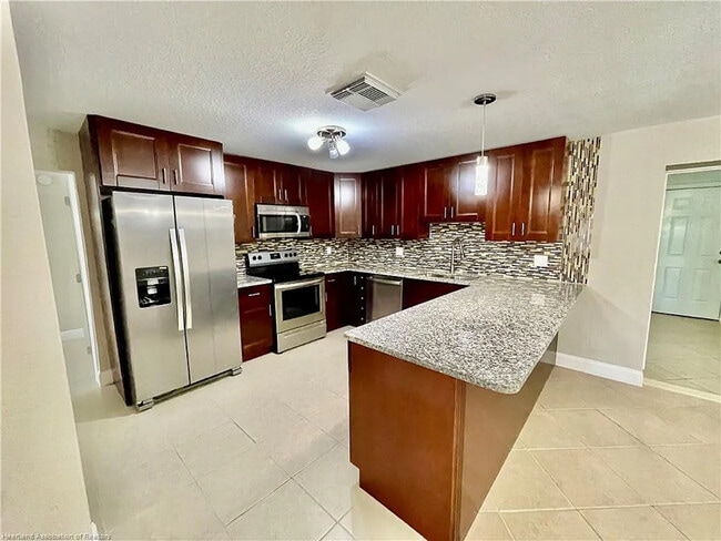 Building Photo - 1409 Palm Way