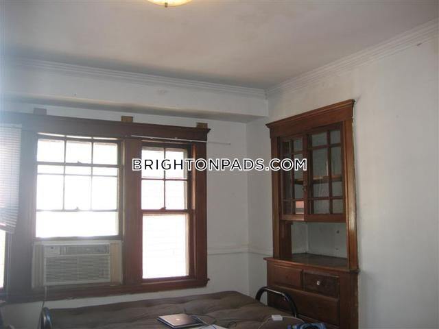 Building Photo - 9 Radnor Rd