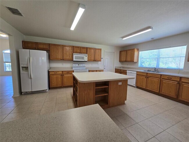 Building Photo - 2081 Farrington Dr