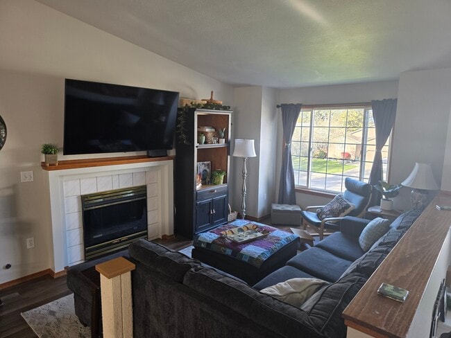 Building Photo - 4122 E 21st Ave