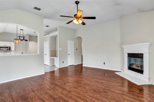 Building Photo - 729 Sequoia Dr