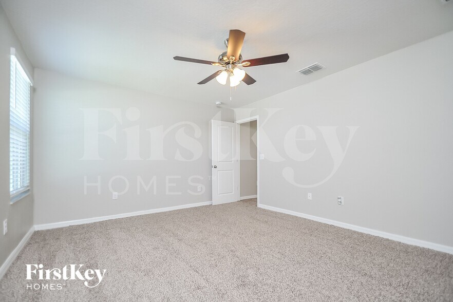 Building Photo - 10237 Carloway Hills Dr